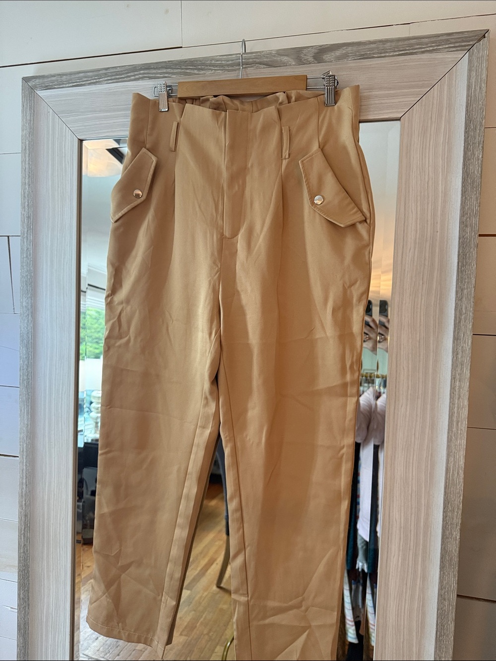 High-Waist Tan Women's Chinos with Button Flap Pockets
